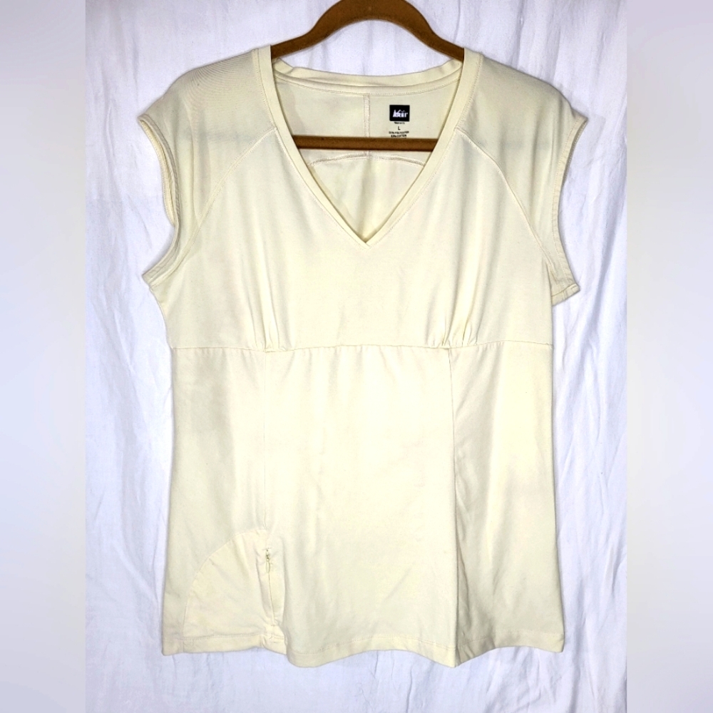 REI Outdoor Hiking Athletic V-Neck Yellow Front Pocket Tank Top Size Large